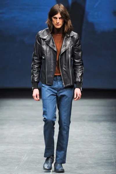 Look 8